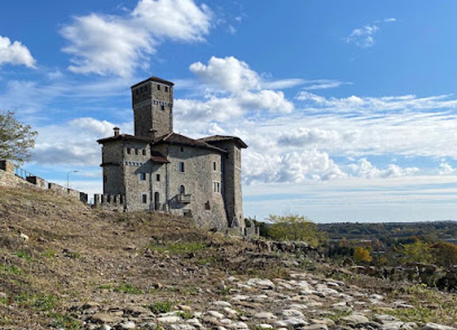 Explore the historical allure of Castello Savorgnan di Artegna, a medieval castle offering stunning views and rich cultural heritage in the heart of Italy.