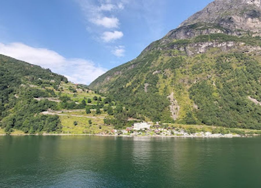 Discover the breathtaking vistas of Møllsbygda, a hidden gem in Norway offering stunning views and a tranquil escape into nature's beauty.