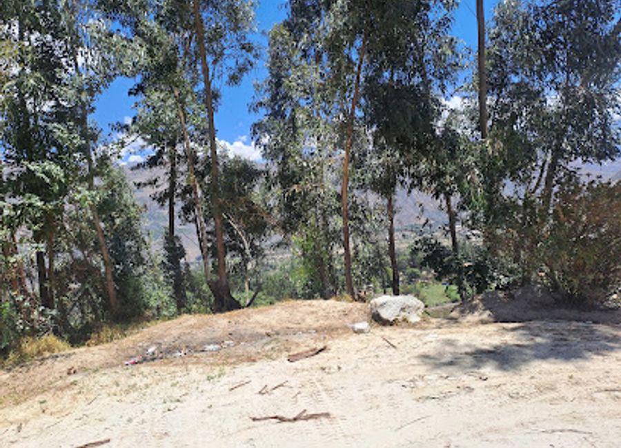 Explore the stunning landscapes of Garita Parque Nacional Huascarán, where the Andes meet adventure in a breathtaking hiking paradise.