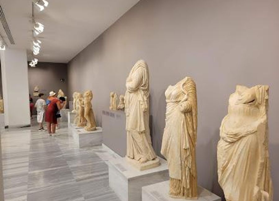 Explore the Heraklion Archaeological Museum, home to Crete's finest Minoan artifacts and a gateway to the island's ancient history.