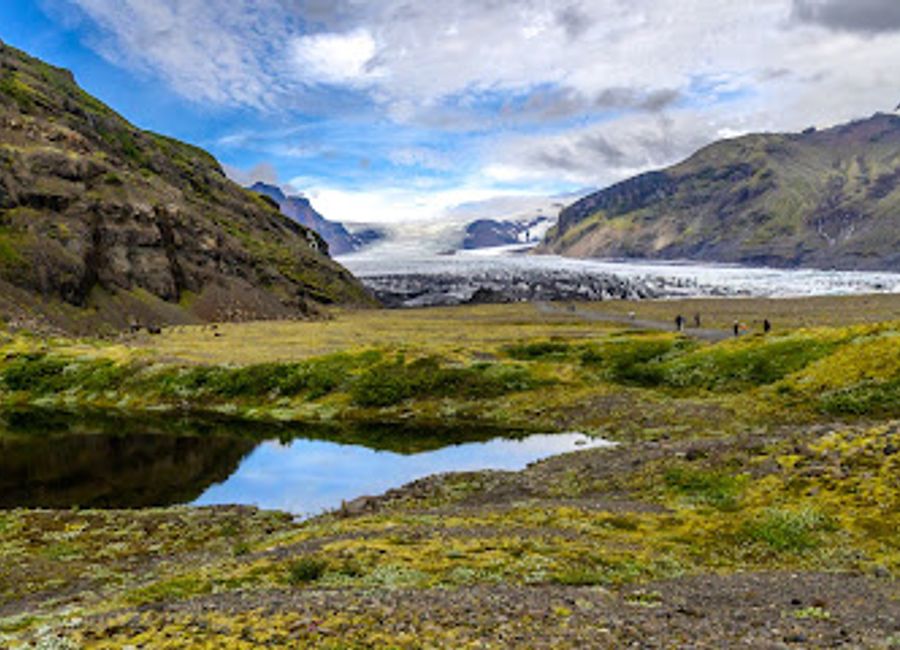 Discover the breathtaking beauty of Skaftafellsjökull, a premier hiking destination in Iceland's stunning landscapes.