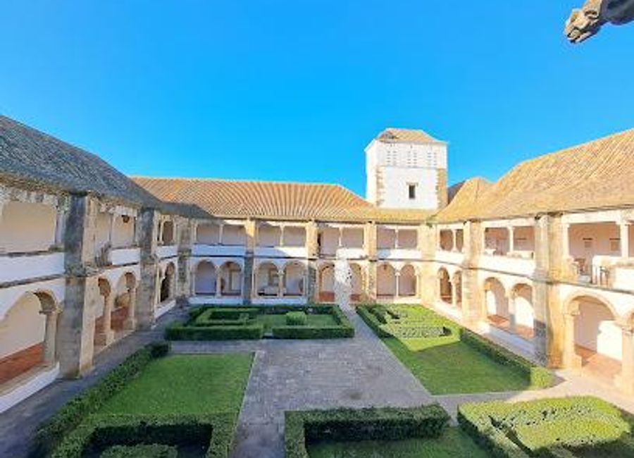 Explore the fascinating history of Faro at the Municipal Museum, showcasing archaeological treasures and cultural heritage of the Algarve region.