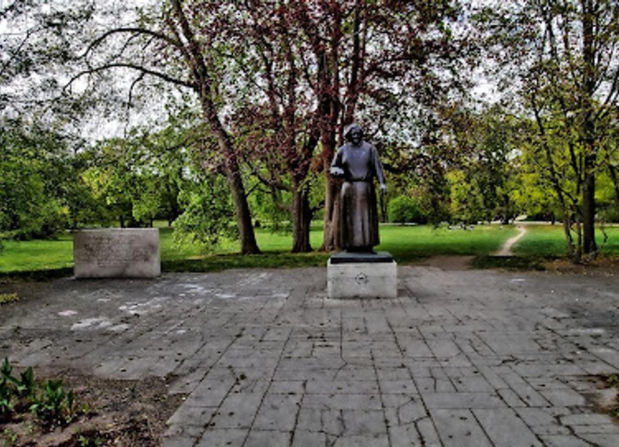 Explore the Clara Zetkin Memorial in Johannapark, Leipzig, and delve into the legacy of a pioneering feminist and advocate for social justice.