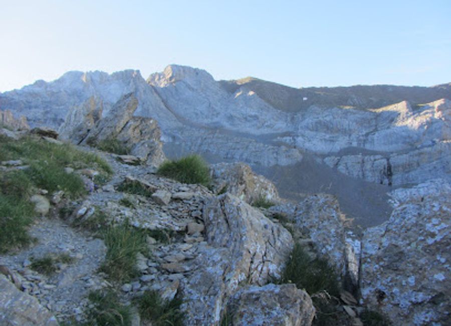 Explore the scenic trails of Faja de Escusana in Torla-Ordesa, a breathtaking hiking area perfect for nature lovers and adventure seekers.
