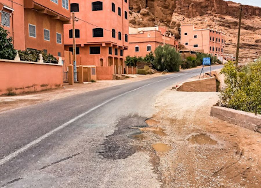 Explore Azrou n Itbirn, a captivating tourist attraction in Boumalne Dades, where stunning landscapes meet rich Moroccan culture.