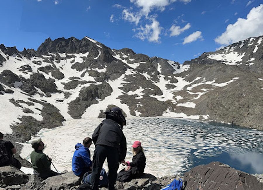 Explore the breathtaking landscapes of Kaçkar Dağı Deniz Gölü, a premier hiking destination in Turkey's Artvin region, perfect for nature lovers and adventurers.