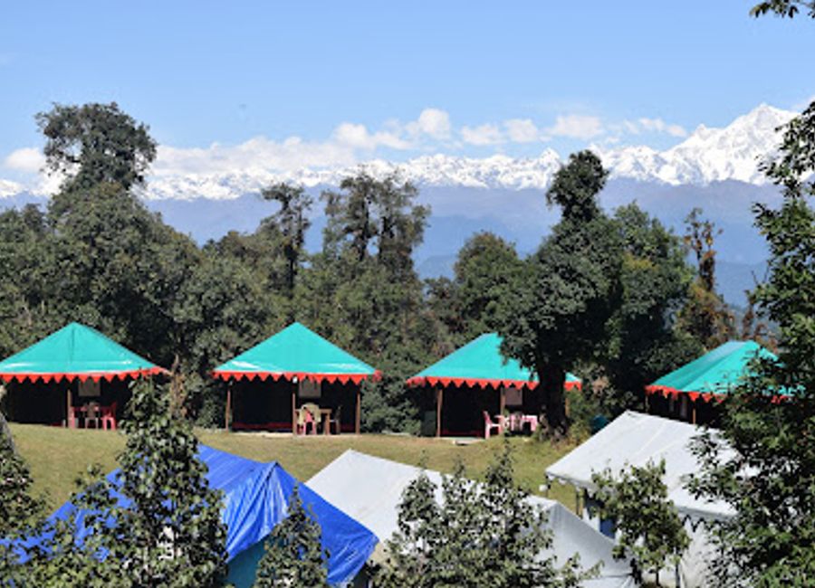 Experience tranquility and adventure amidst the breathtaking Himalayan views at Paradise Adventure Camp in Chopta, Uttarakhand.
