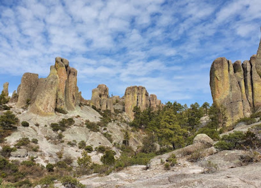 Discover the awe-inspiring Valle de la Fertilidad in Chihuahua, a premier hiking destination boasting stunning landscapes and rich biodiversity.