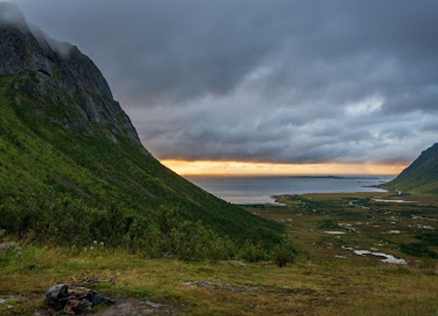 Discover the stunning panoramic vistas at Gryllefjord Viewpoint, a must-see destination for nature lovers in Norway.