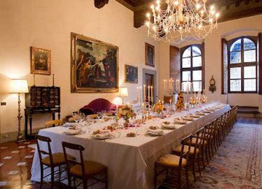 Discover the exquisite wines and rich heritage of Tuscany at Palazzo Antinori, a historical wine bar in the heart of Florence.