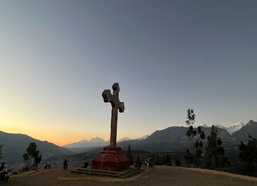 Experience the magical sunsets of Huaraz, where the sky bursts with color and the Andes mountains create an unforgettable backdrop.