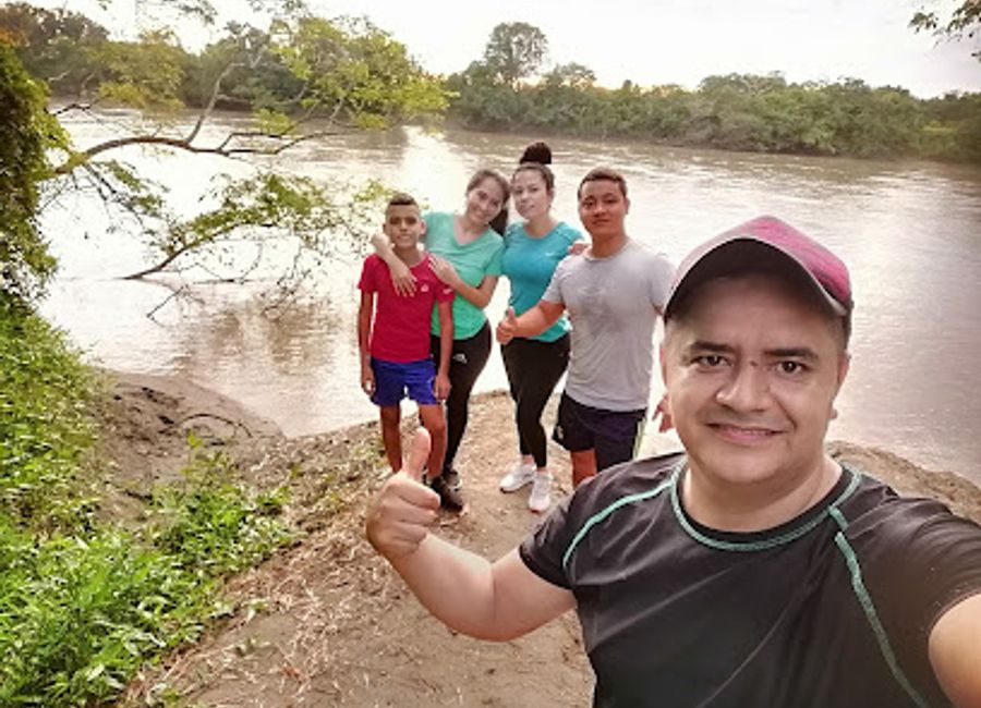 Explore Embarcadero a Caño Cristales, a stunning hiking area in Colombia known for its vibrant river and breathtaking natural beauty.