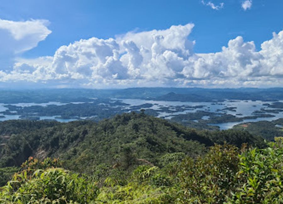 Explore the mesmerizing views of Guatapé from Mirador San José, a hidden gem for nature lovers and photographers alike.