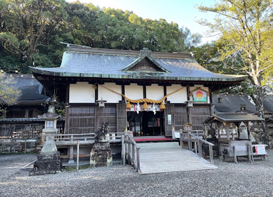 Experience the tranquil beauty of Tokei Shrine in Tanabe, Wakayama—an essential spiritual and historical attraction for every traveler.
