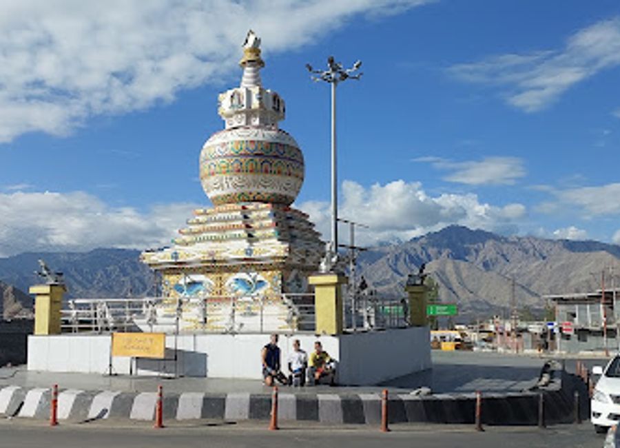 Explore the War Memorial Statue in Leh, a serene tribute to the bravery of soldiers amidst the stunning landscapes of Ladakh.
