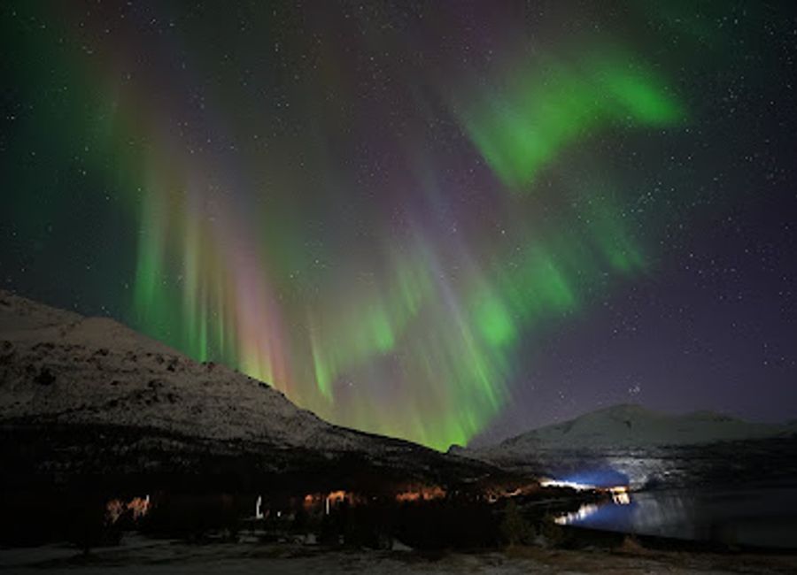 Discover the breathtaking Northern Lights and majestic fjords with Spirit in the Sky, your gateway to Tromsø's natural wonders.