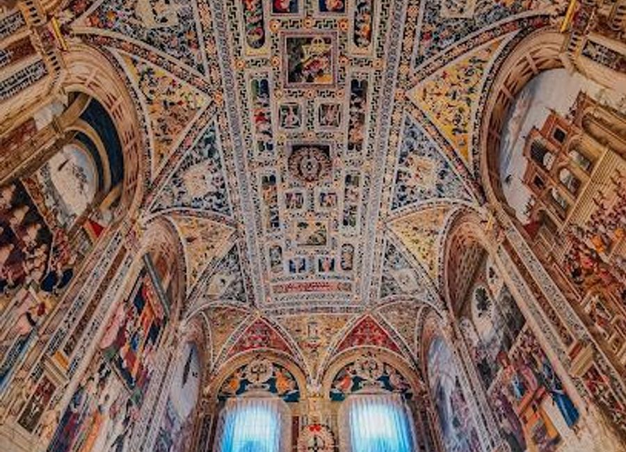 Discover the enchanting Piccolomini Library in Siena, a masterpiece of Renaissance art and a testament to Italy's rich cultural heritage.