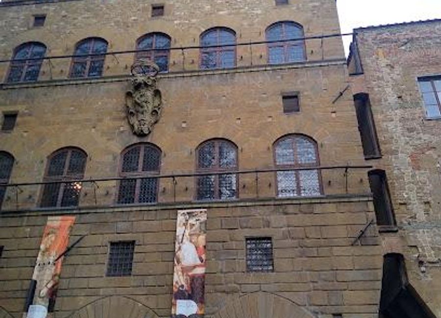 Explore the Museo di Palazzo Davanzati, a stunning art museum in Florence showcasing Renaissance history and exquisite period furnishings.