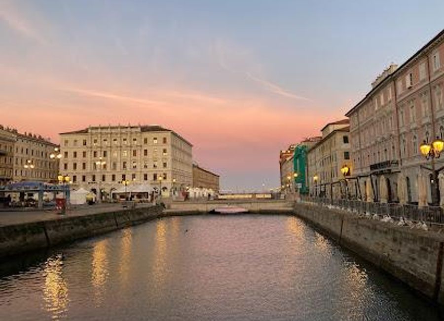 Experience the enchanting Canal Grande in Trieste, where history, culture, and stunning architecture come together in a picturesque setting.