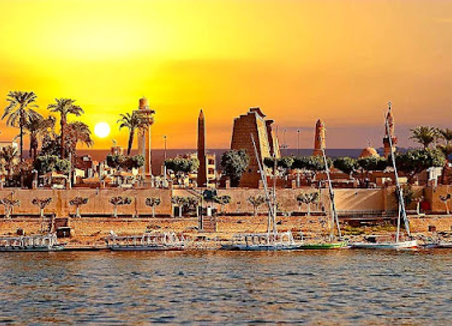 Discover the enchanting Luxor Temple Square, a mesmerizing blend of ancient history and vibrant culture in the heart of Luxor, Egypt.