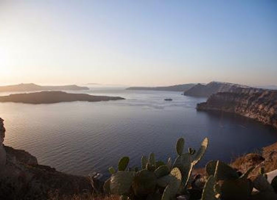 Explore the enchanting Venetsanos Winery in Santorini for exquisite wines, stunning caldera views, and a taste of Greek winemaking heritage.