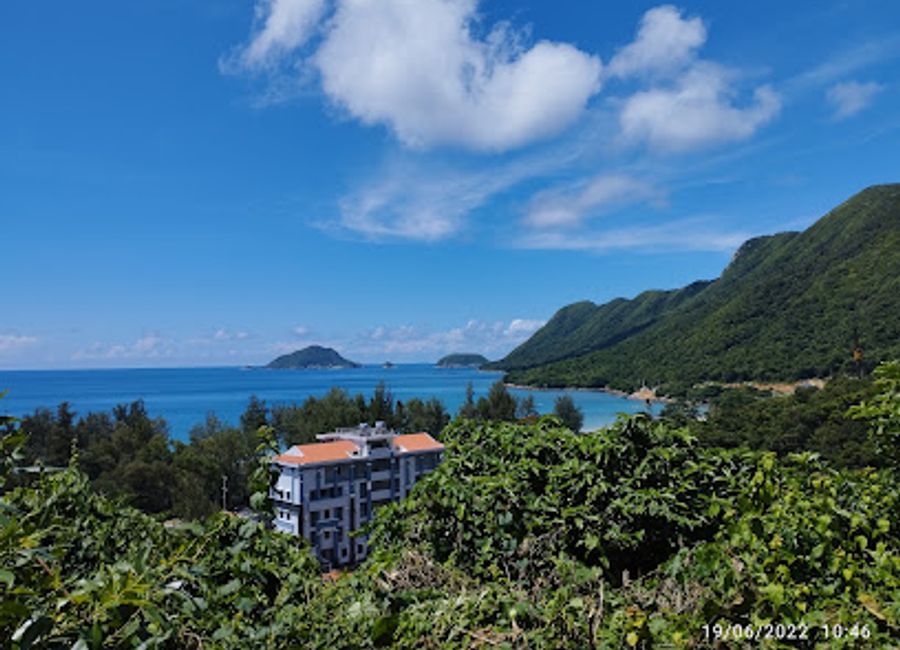 Explore the tranquil Van Son Pagoda in Ba Ria - Vung Tau, Vietnam, a serene Buddhist temple offering breathtaking views and cultural richness.