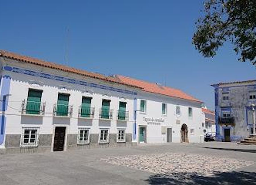 Explore the rich textile heritage and artistry of Arraiolos at the Interpretive Center of Arraiolos Carpet, a unique cultural gem in Portugal.