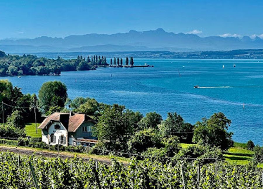 Explore the picturesque Bodensee Promenade in Friedrichshafen, a perfect blend of stunning lake views, local culture, and leisurely strolls along Lake Constance.