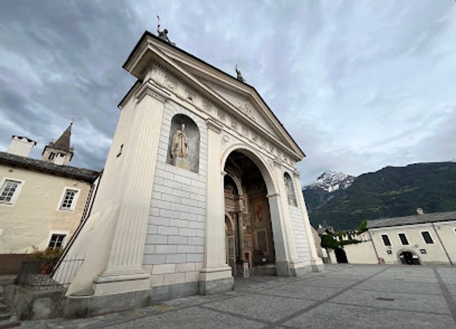 Discover the Aosta Cathedral, a stunning blend of Romanesque architecture and rich history in the heart of Aosta, Italy.
