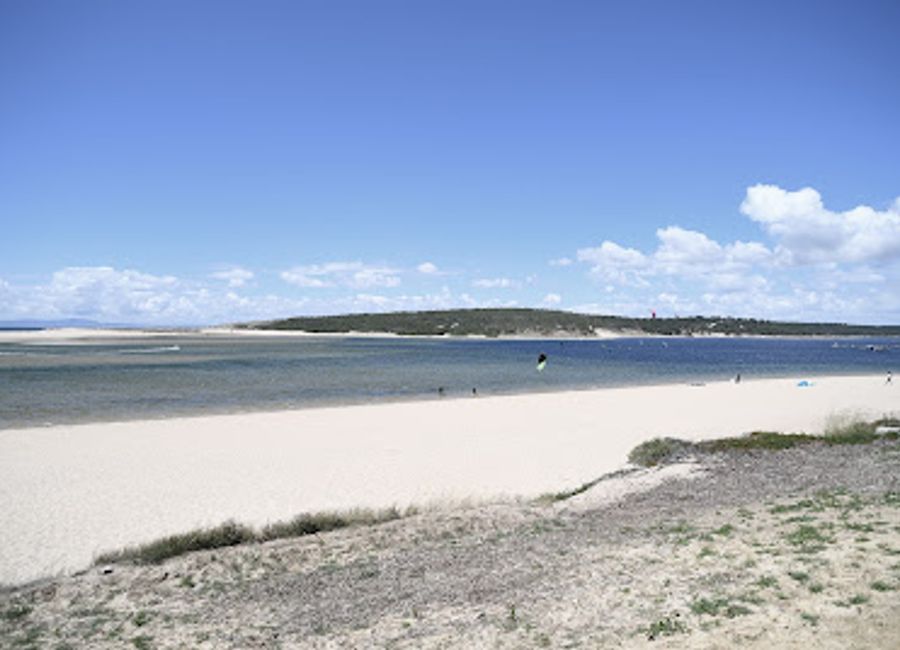 Discover the breathtaking beauty of Lagoa de Albufeira, where serene waters meet stunning landscapes on Portugal's southern coast.