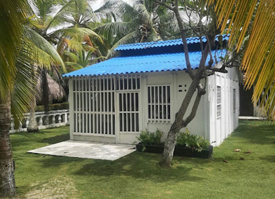 Discover the picturesque landscapes and eco-friendly adventures at El Zocalo and BiciCar Pedalea Tour Ecológico in Guatapé, Antioquia.