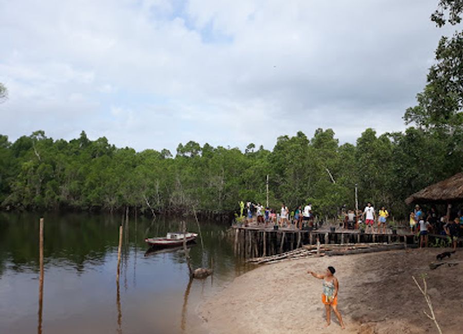 Discover the tranquil beauty of Beira do Rio Ribeira in Primeira Cruz, Maranhão, a perfect spot for relaxation and cultural immersion.