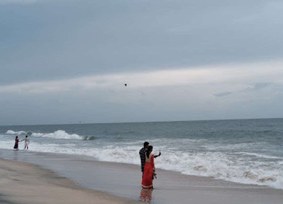 Discover the beauty of Kerala at Alleppey Hub, a vibrant tourist attraction offering stunning backwaters, local culture, and unforgettable experiences.