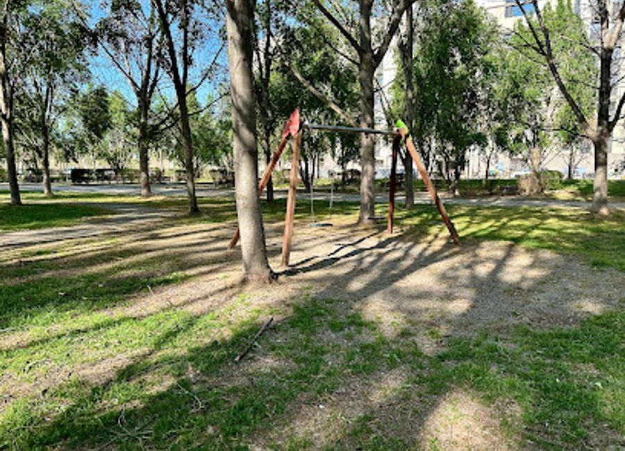 Explore the serene beauty of Parc de l'Aigua in Lleida, a peaceful park perfect for relaxation, recreation, and connecting with nature.