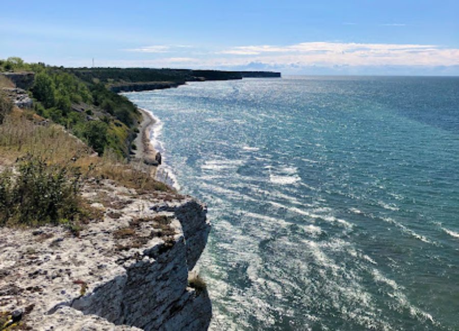 Explore Södra Hällarna: A breathtaking nature preserve near Visby, perfect for hiking and experiencing Sweden's stunning landscapes.
