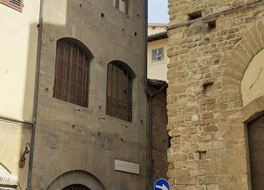 Explore the iconic Torre della Castagna in Florence, a historic tower offering stunning views and a glimpse into the city's rich cultural heritage.