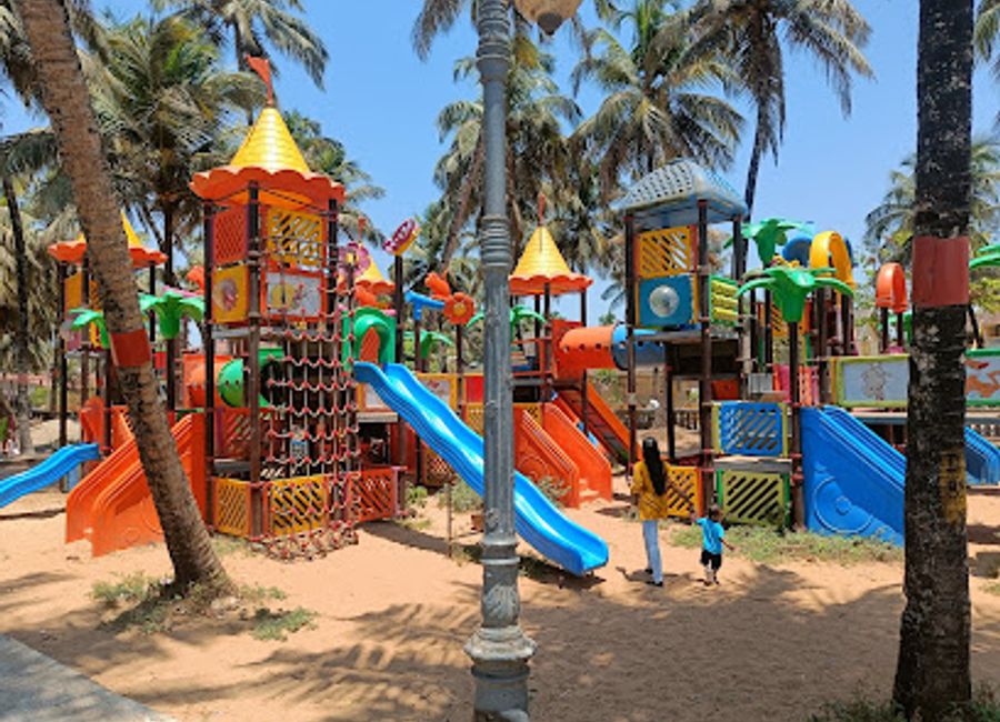 Experience the magic of Colva Beach in Goa, a perfect blend of stunning scenery, thrilling water sports, and delectable local cuisine.