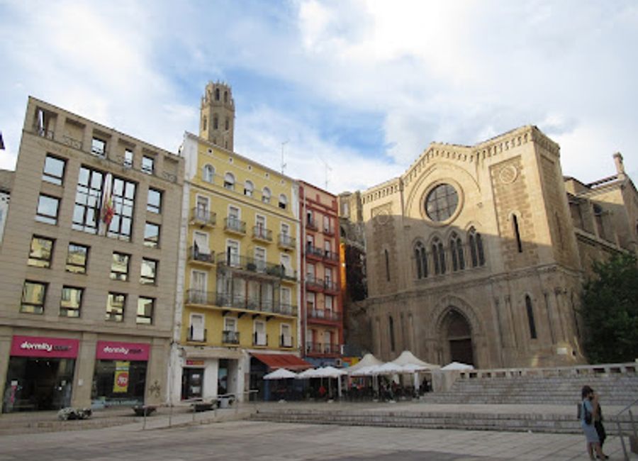 Experience the vibrant atmosphere and cultural richness of Plaça de Sant Joan, a must-visit attraction in Lleida, Spain.