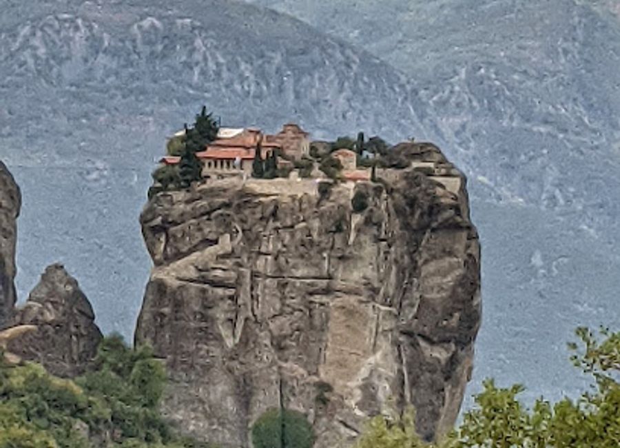 Discover the breathtaking history and geology of Meteora through cutting-edge 3D technology at the Meteora Digital Projection Center.