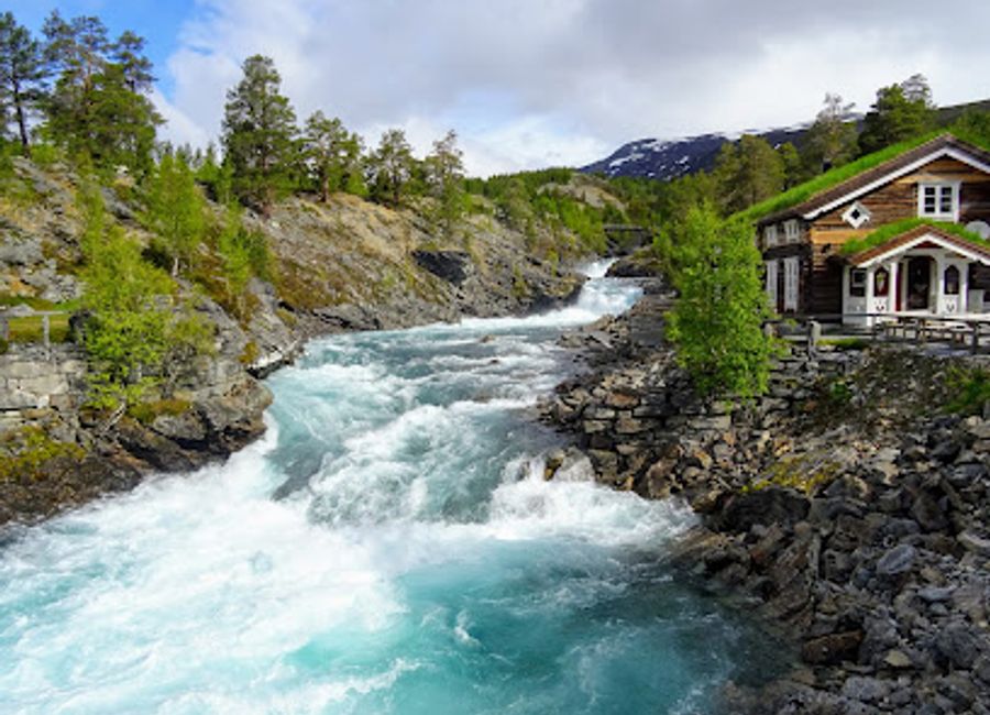 Explore the Poem Ladder of Jan Magnus Bruheim in Skjåk, a unique blend of nature and literature showcasing Norway's poetic heritage with breathtaking views.