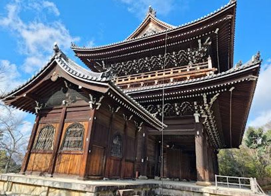 Explore the serene beauty of Chionin Temple, a historic Buddhist site in Kyoto, offering spiritual insight and breathtaking architecture.