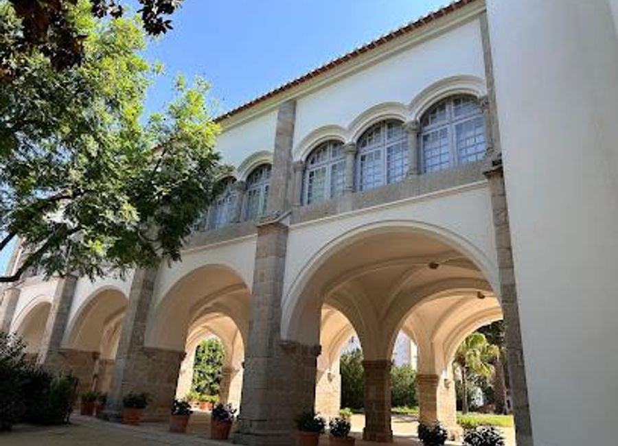 Explore the Royal Palace of Évora, a stunning blend of history, architecture, and lush gardens in the heart of Portugal's cultural treasure.
