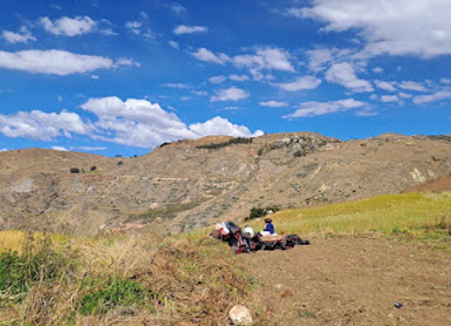 Explore the stunning landscapes and rich culture of Colca Valle del Canipaco, a gateway to adventure in Peru's breathtaking Colca Canyon.