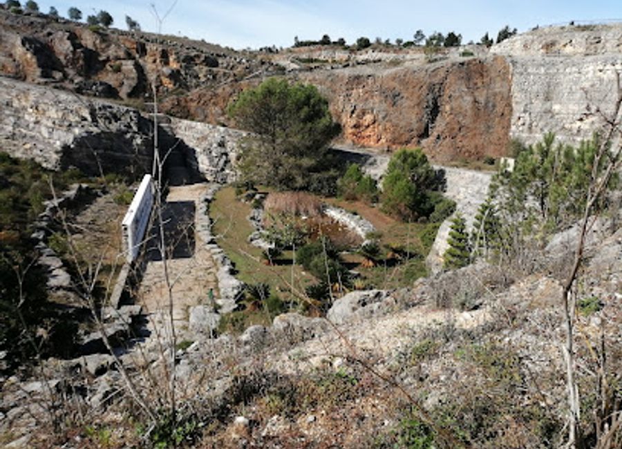 Discover the ancient dinosaur footprints at Monumento Natural das Pegadas de Dinossáurios in Ourém, a captivating blend of history and nature.