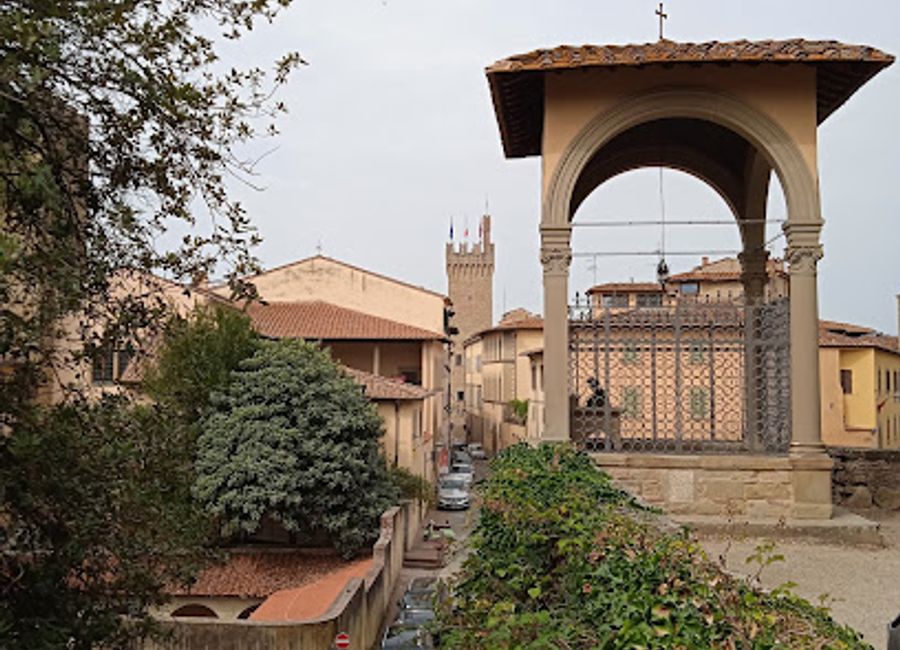 Explore the lush landscapes and historical charm of Passeggio del Prato, the serene park in Arezzo, Italy, perfect for relaxation and cultural experiences.