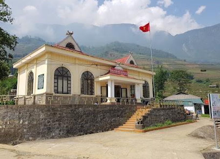 Explore the ancient carvings and rich history at Sapa Ancient Stone Gallery, a gem nestled in the stunning landscapes of Sa Pa, Vietnam.