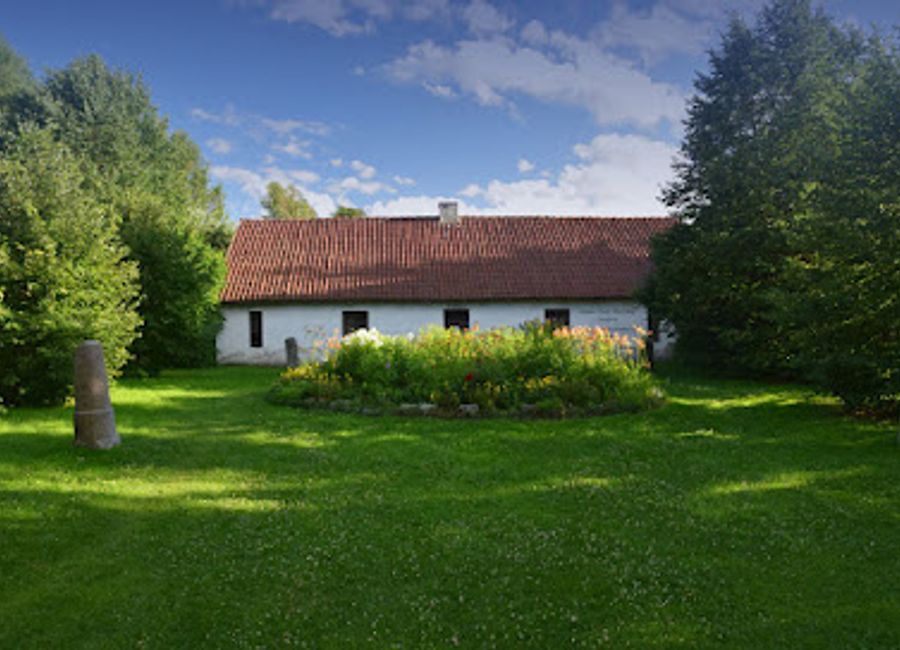 Explore the fascinating local history of Mazuria at Muzeum Mazurskie w Owczarni, a captivating destination for culture enthusiasts.