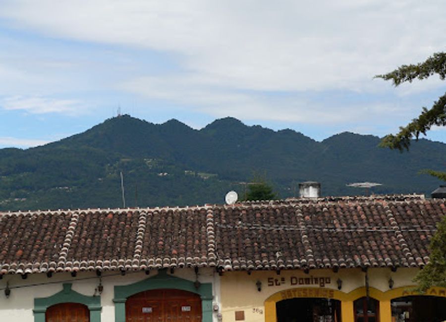 Experience the serene beauty and vibrant culture at Arches Park, the perfect urban escape in San Cristóbal de las Casas.
