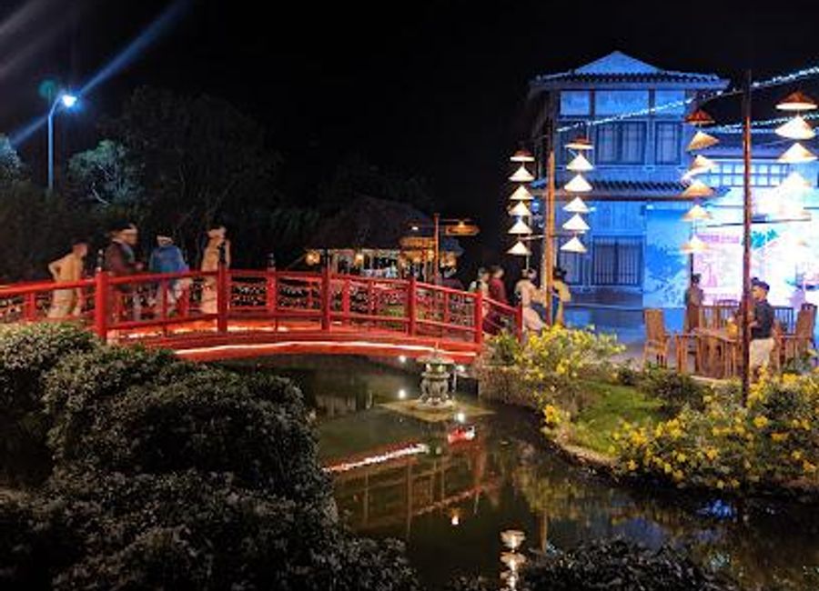 Discover the enchanting world of Hoi An through captivating performances and cultural experiences at Hoi An Memories Land, a premier theme park in Vietnam.