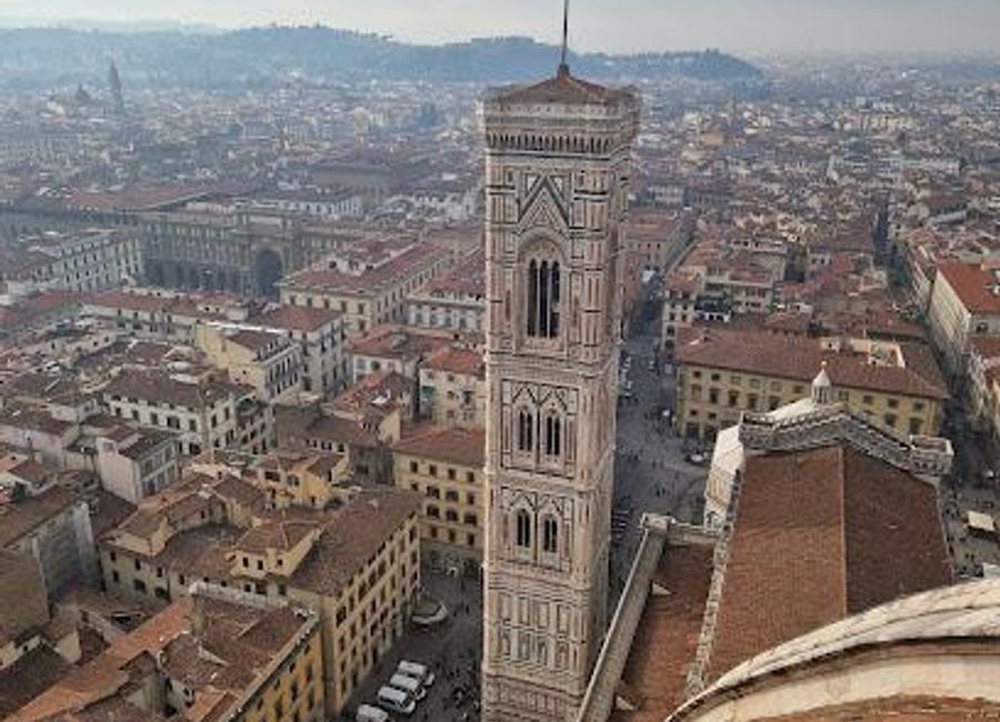 Discover the breathtaking Campanile di Giotto in Florence, a Gothic masterpiece offering stunning views and rich artistic history, a must-see for every traveler.